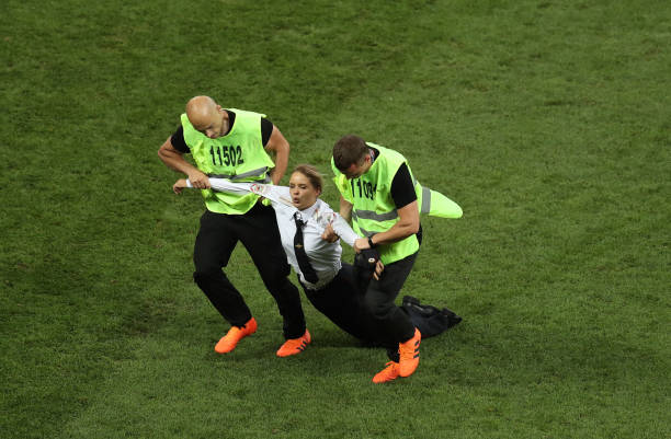 卡首次登顶 卡首次登顶