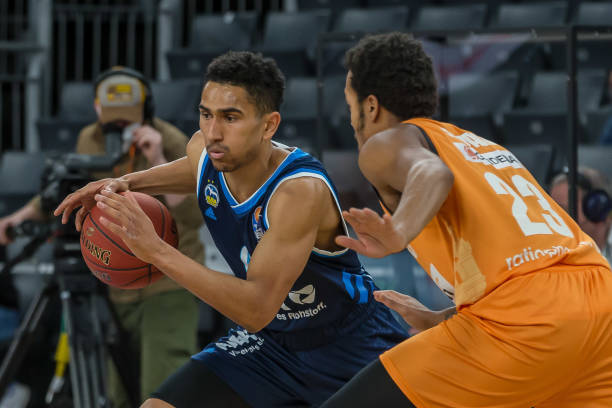 练和巨大的 练和巨大的